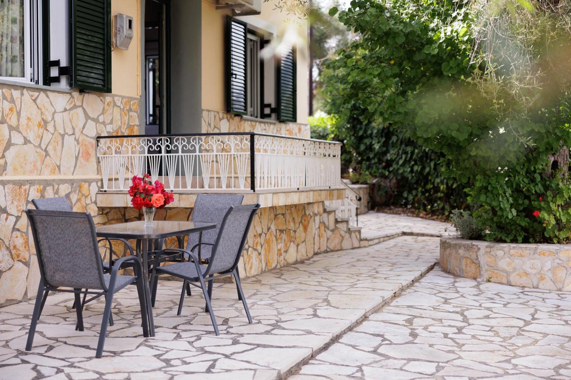 Santos Holidays Dassia  Exterior photo